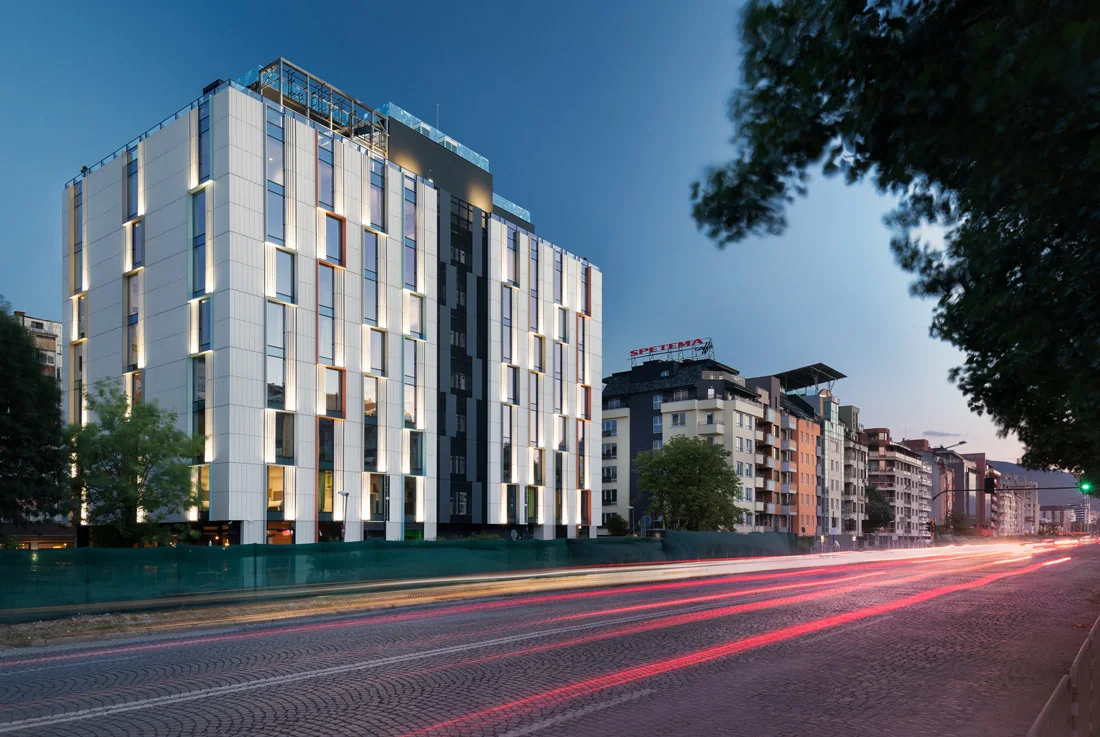 Studentenhuisvesting Sofia — Een ander gezicht bij avond