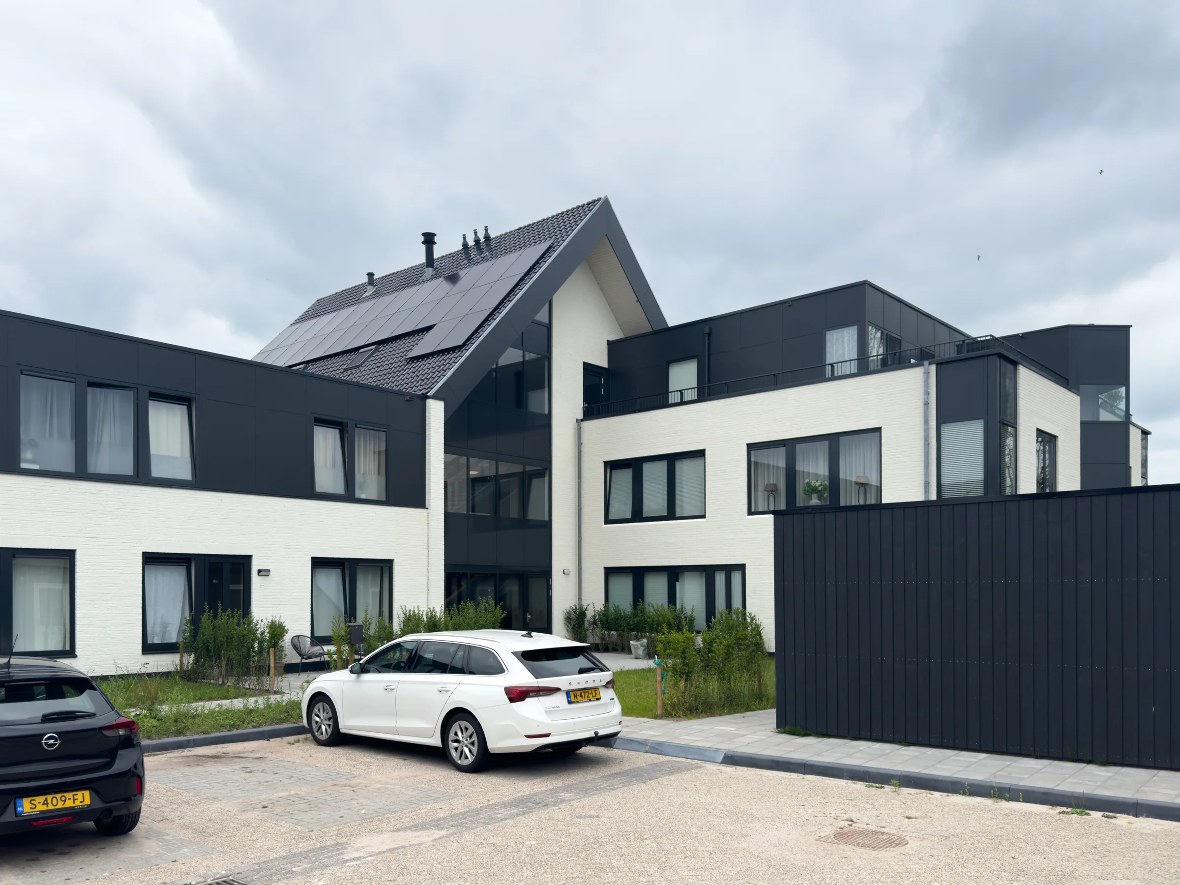 Woongebouw Molenaar — Samenhang op het binnenterrein