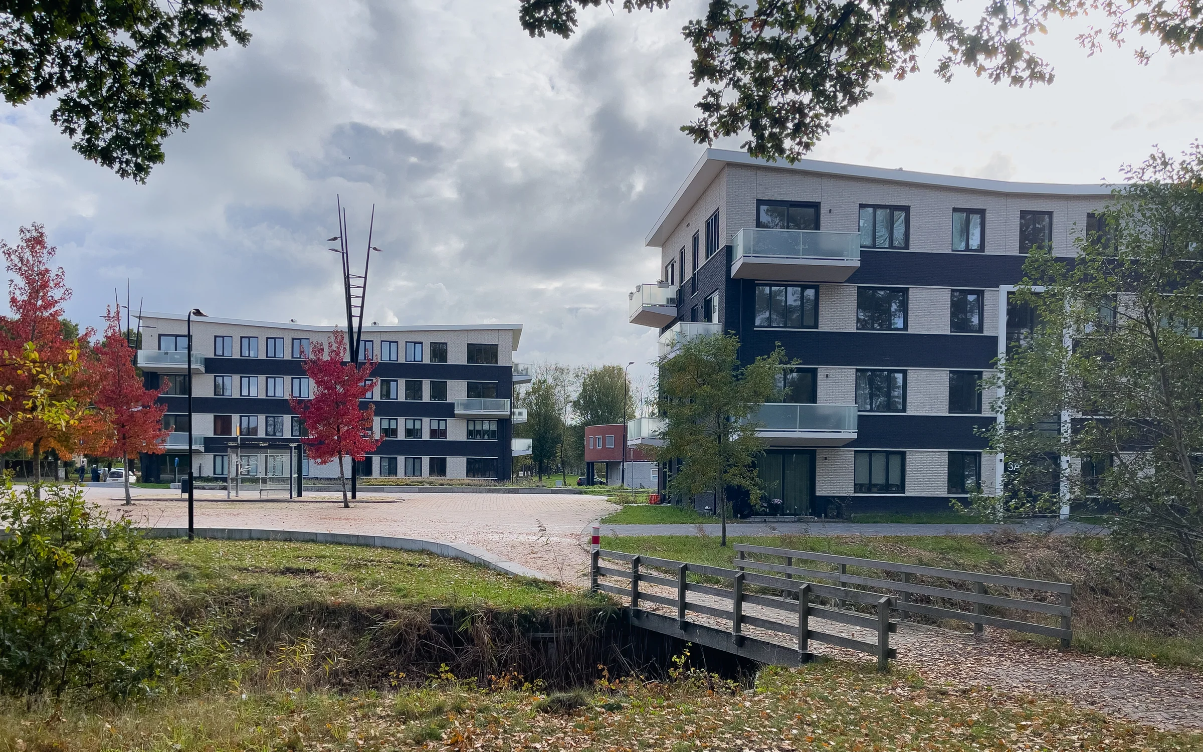 Woongebouwen stationsgebied in Hurdegaryp