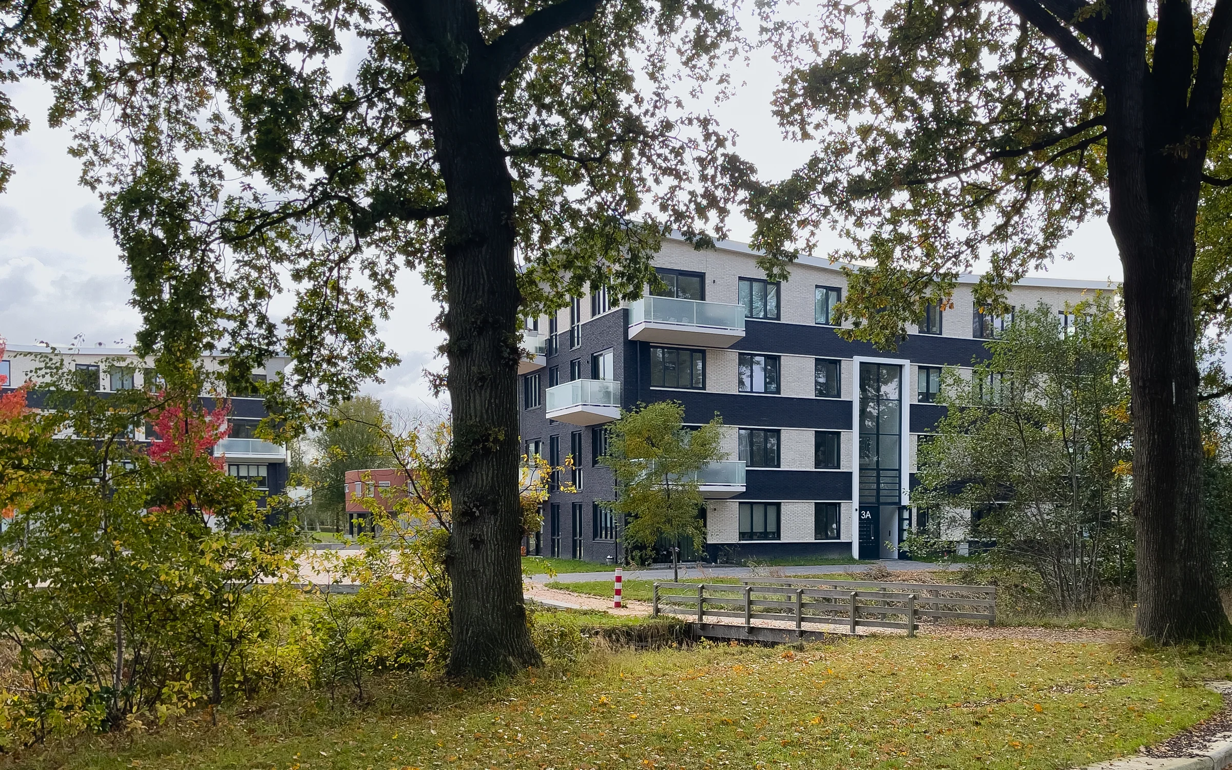 Woongebouwen stationsgebied — Het landschap komt dichtbij