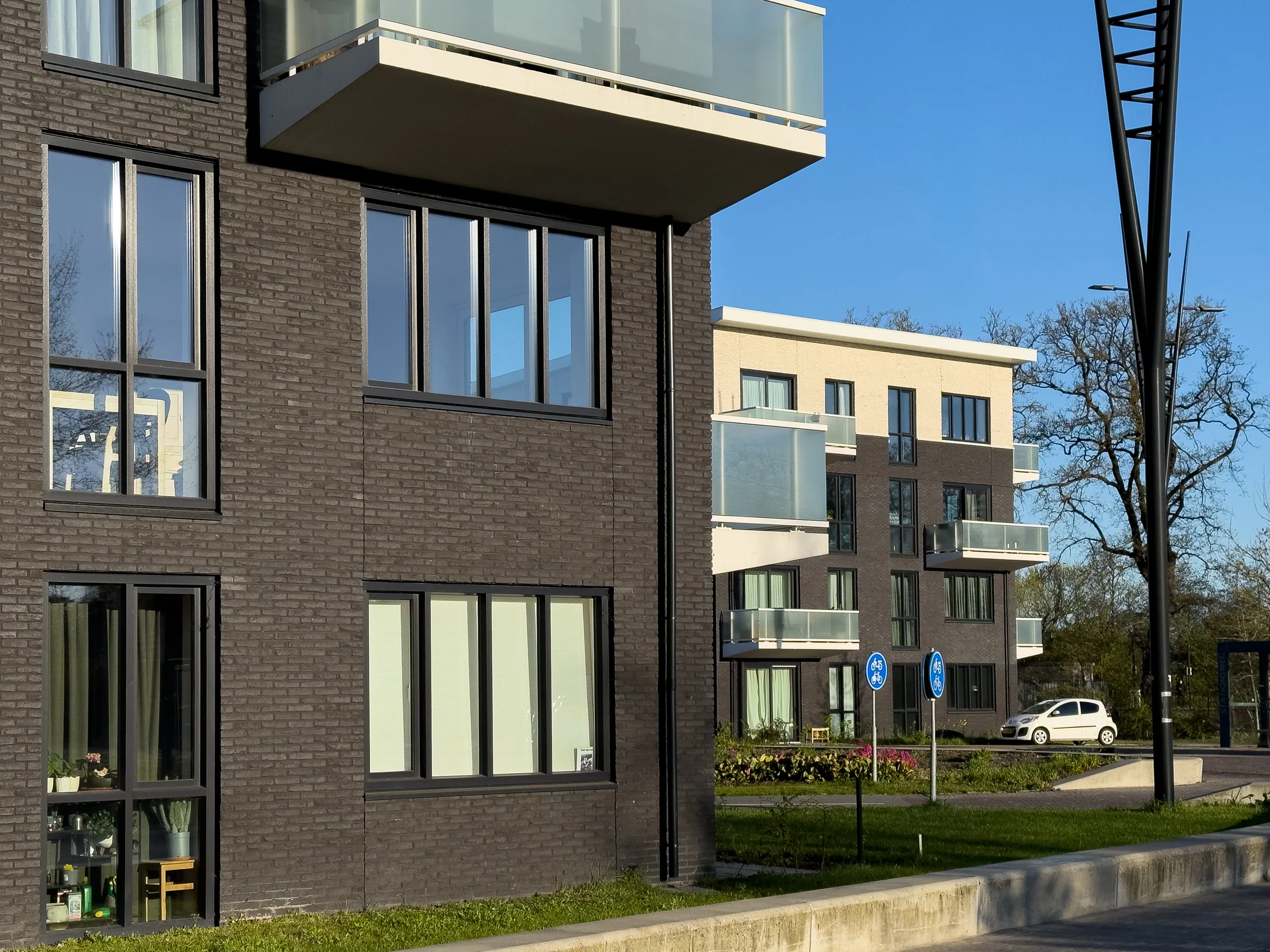 Woongebouwen stationsgebied — De hoek van dichtbij